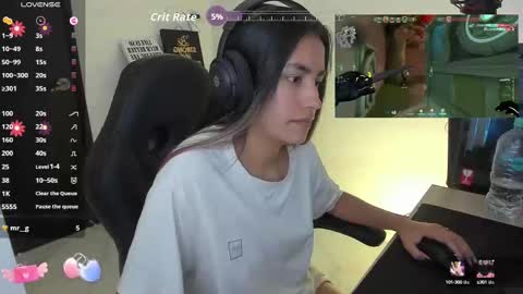 Snapshot of sabrina_chester_02 chatting on 10-09-25, 08:29 Angie online show from 10-09-25, 08:29