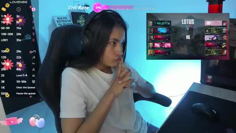 Snapshot of sabrina_chester_02 chatting on 10-15-25, 01:39 Angie online show from 10-15-25, 01:39