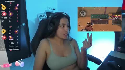 Snapshot of sabrina_chester_02 chatting on 10-21-25, 10:54 Angie online show from 10-21-25, 10:54