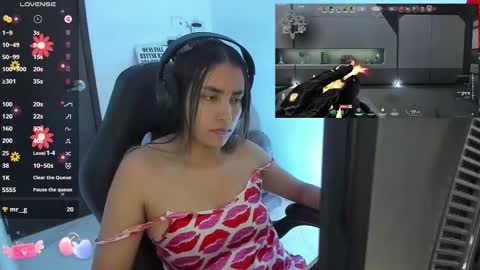 Snapshot of sabrina_chester_02 chatting on 10-31-25, 07:26 Angie online show from 10-31-25, 07:26