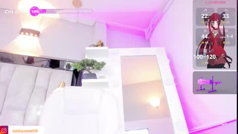 Snapshot of sabrina_keller19 chatting on 10-04-25, 11:58 Hasley online show from 10-04-25, 11:58