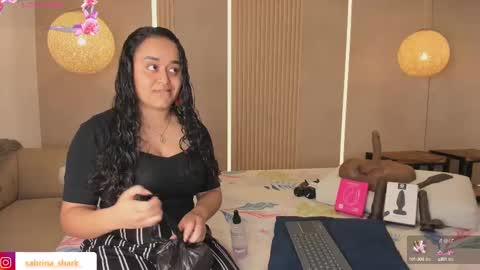 Snapshot of sabrina_shark chatting on 09-13-25, 01:49 Sabrina Shark online show from 09-13-25, 01:49