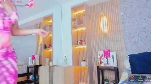 Snapshot of sabrina_shark chatting on 11-15-25, 03:37 Sabrina Shark online show from 11-15-25, 03:37