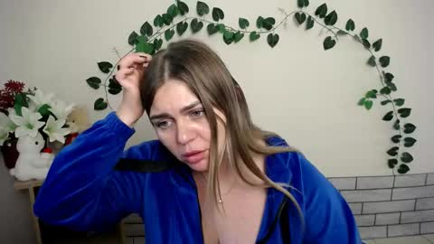 Snapshot of sabrina_sweetkiss_ chatting on 10-08-25, 08:23 Sabrina online show from 10-08-25, 08:23