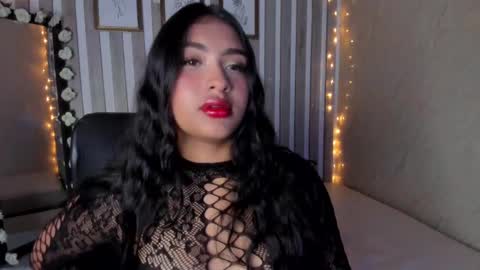 Snapshot of sabrinahims_ chatting on 02-25-25, 09:13 mariana online show from 02-25-25, 09:13