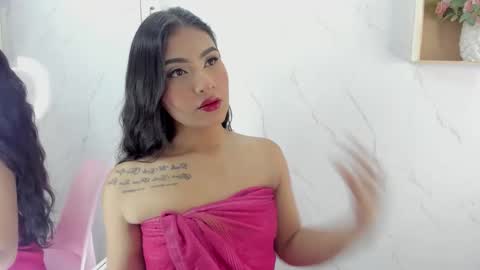 Snapshot of sabrinahims_ chatting on 09-26-25, 10:14 mariana online show from 09-26-25, 10:14