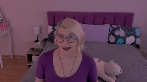 Sabrina MacMarren online show from 02-24-25, 10:04