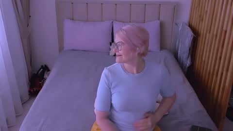 Sabrina MacMarren online show from 03-21-26, 08:41