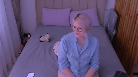 Sabrina MacMarren online show from 03-25-26, 03:07