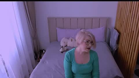 Sabrina MacMarren online show from 04-02-26, 08:12