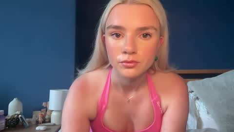 Snapshot of sabrinamasson chatting on 09-24-25, 01:58 sabrina online show from 09-24-25, 01:58