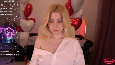 Snapshot of sabrinamuse chatting on 02-18-25, 03:31 Sabrina online show from 02-18-25, 03:31