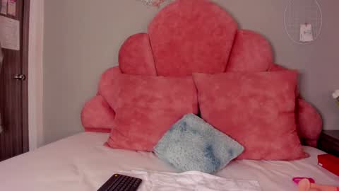 S A B R I N A  online show from 02-02-25, 11:40