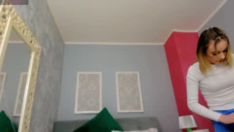 Sabrina online show from 04-27-26, 04:54