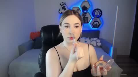 Snapshot of sabrinviolet chatting on 01-17-25, 09:06 Sabrina Violet online show from 01-17-25, 09:06