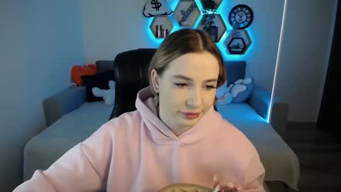 Snapshot of sabrinviolet chatting on 02-09-25, 09:05 Sabrina Violet online show from 02-09-25, 09:05