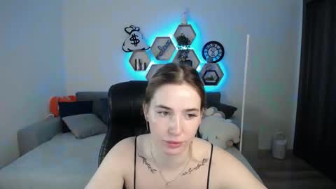 Snapshot of sabrinviolet chatting on 03-09-25, 09:13 Sabrina Violet online show from 03-09-25, 09:13