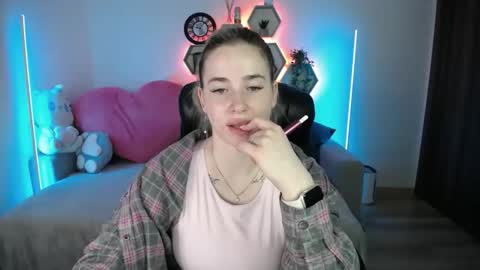 Sabrina Violet online show from 05-19-26, 08:09