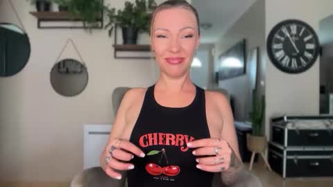 Snapshot of sacha__xx chatting on 04-30-26, 10:54 sacha__xx online show from 04-30-26, 10:54