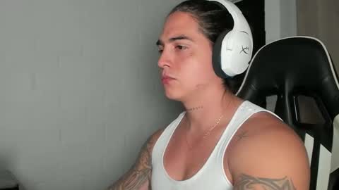 Im CryDuran    Instagram   CryDuraann  online show from 01-16-26, 10:14