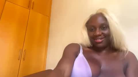 Onika online show from 06-10-26, 02:16