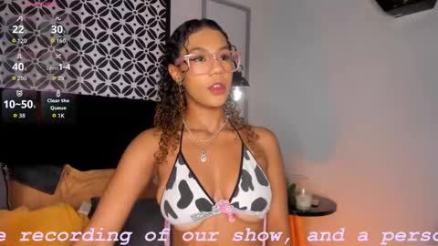Sophie online show from 10-18-25, 05:10