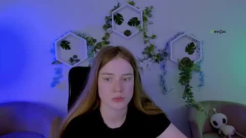 Snapshot of sadie_peach chatting on 07-27-26, 08:43 your best girl online show from 07-27-26, 08:43