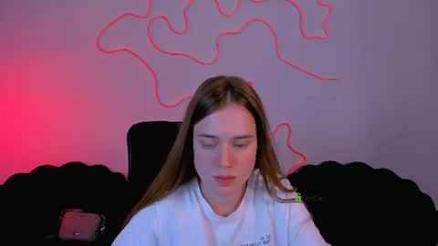 Snapshot of sadie_peach chatting on 07-30-26, 08:35 your best girl online show from 07-30-26, 08:35
