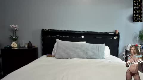 SadieRW online show from 04-28-26, 01:04