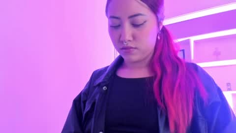 Snapshot of saelivrae chatting on 05-23-26, 06:45 Cami online show from 05-23-26, 06:45