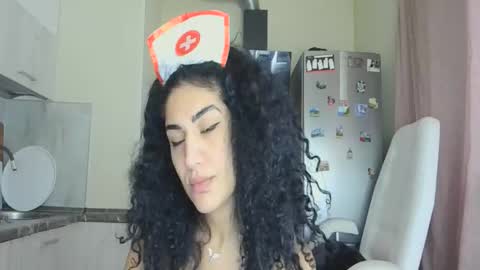 Snapshot of safari_xx chatting on 11-18-25, 10:31 Queen online show from 11-18-25, 10:31