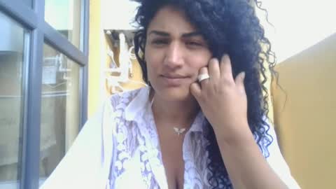 Snapshot of safari_xx chatting on 06-14-26, 08:16 Queen online show from 06-14-26, 08:16