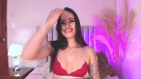 Snapshot of sagirabelle chatting on 10-14-25, 05:47 Sagira Belle online show from 10-14-25, 05:47