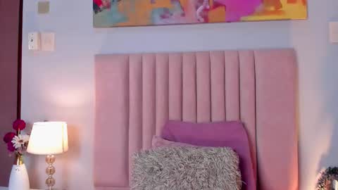 Snapshot of sagirabelle chatting on 10-24-25, 06:37 Sagira Belle online show from 10-24-25, 06:37