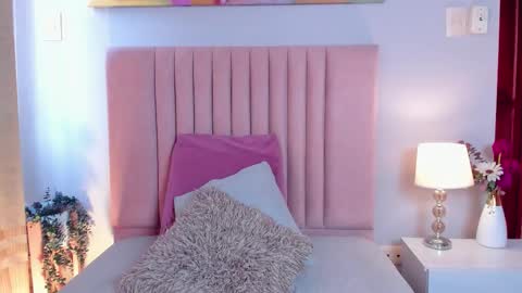 Snapshot of sagirabelle chatting on 10-27-25, 06:12 Sagira Belle online show from 10-27-25, 06:12