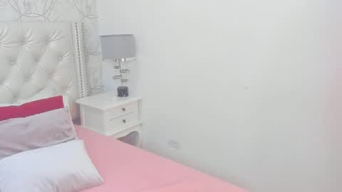 Cattleya online show from 12-16-24, 03:19