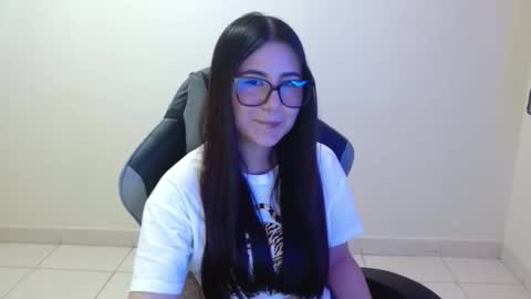 Sahaliefox  online show from 10-20-25, 10:54