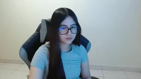 Sahaliefox  online show from 11-11-25, 04:07