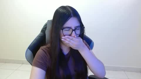 Sahaliefox  online show from 11-12-25, 03:12