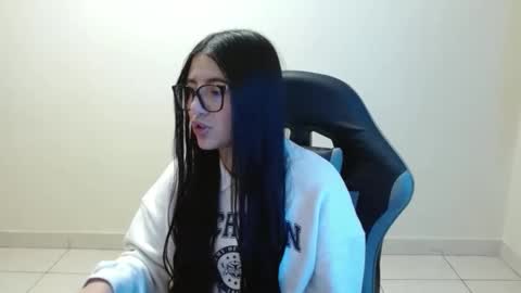 Sahaliefox  online show from 06-10-26, 07:02