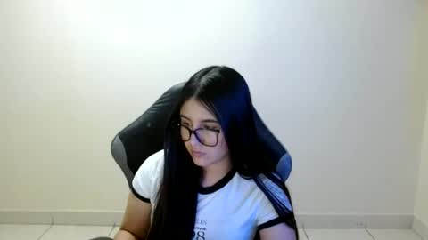 Sahaliefox  online show from 06-12-26, 09:46