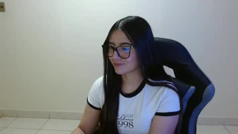 Sahaliefox  online show from 06-22-26, 09:01