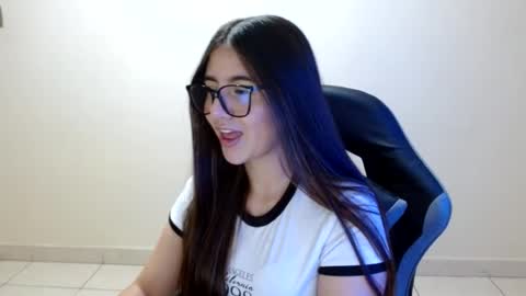 Sahaliefox  online show from 07-15-26, 09:42