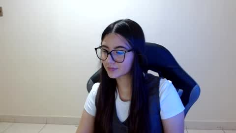 Sahaliefox  online show from 07-18-26, 05:17
