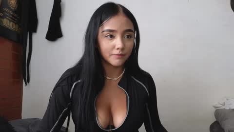 Sahara y Thiago online show from 01-26-25, 04:41