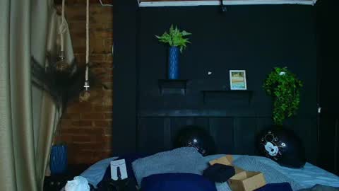 SARA online show from 06-18-26, 01:37