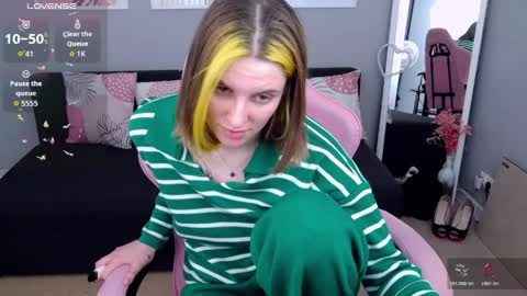 Adel online show from 04-18-26, 12:20