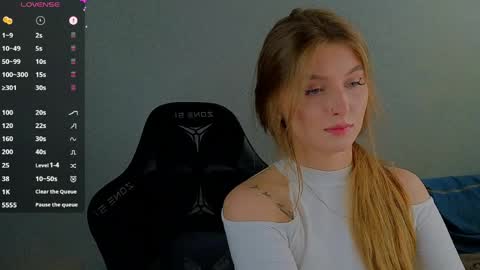 Snapshot of saillise chatting on 05-15-26, 11:12 Sofia online show from 05-15-26, 11:12