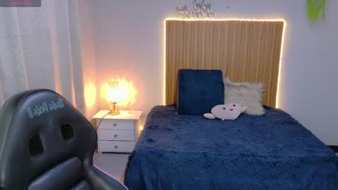 sailor online show from 04-21-26, 04:30