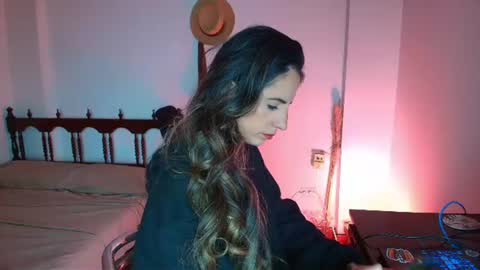 Snapshot of sailor_sindy chatting on 07-01-26, 06:29 Sindy Scott online show from 07-01-26, 06:29